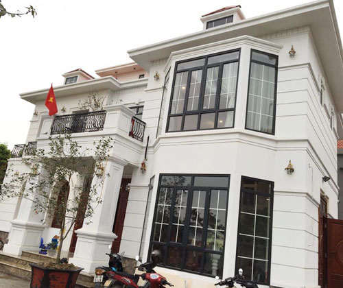 Kinh nghiệm chọn cửa kính cường lực cho nhà biệt thự(2)