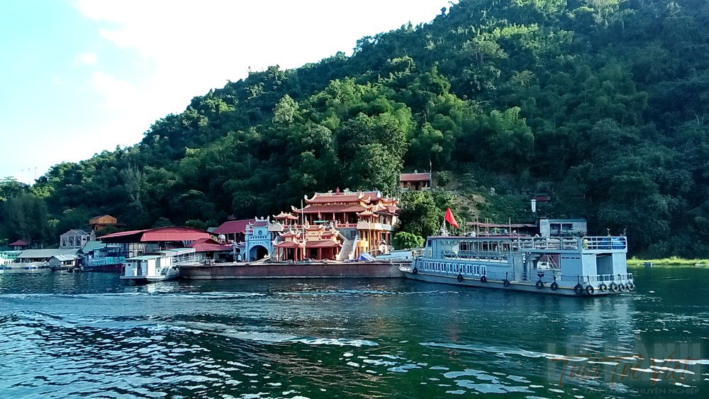 đền bà chúa Thác Bờ