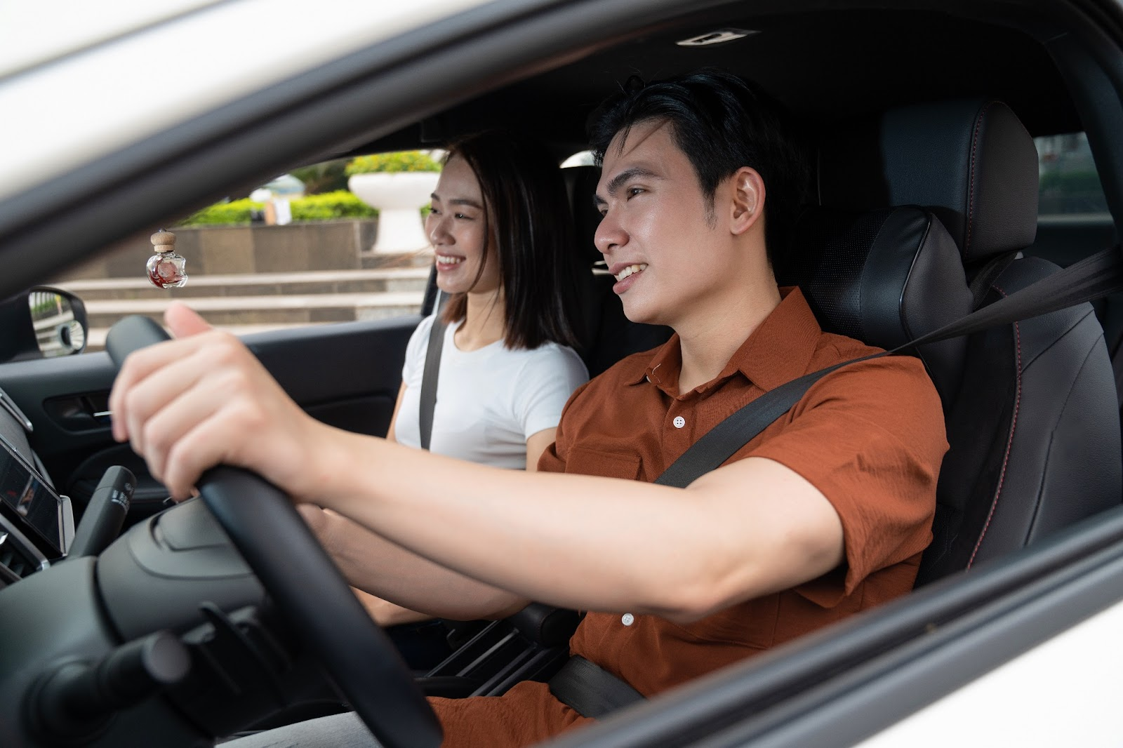 Why Rent a Car in Ho Chi Minh City with DiDu.vn?