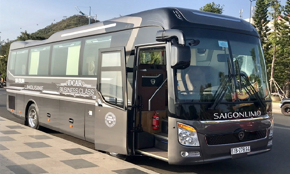 Đỉnh Cao Của Sự Sang Trọng: Hướng Dẫn Chi Tiết A-Z Về Dịch Vụ Thuê Xe Limousine 18 Chỗ