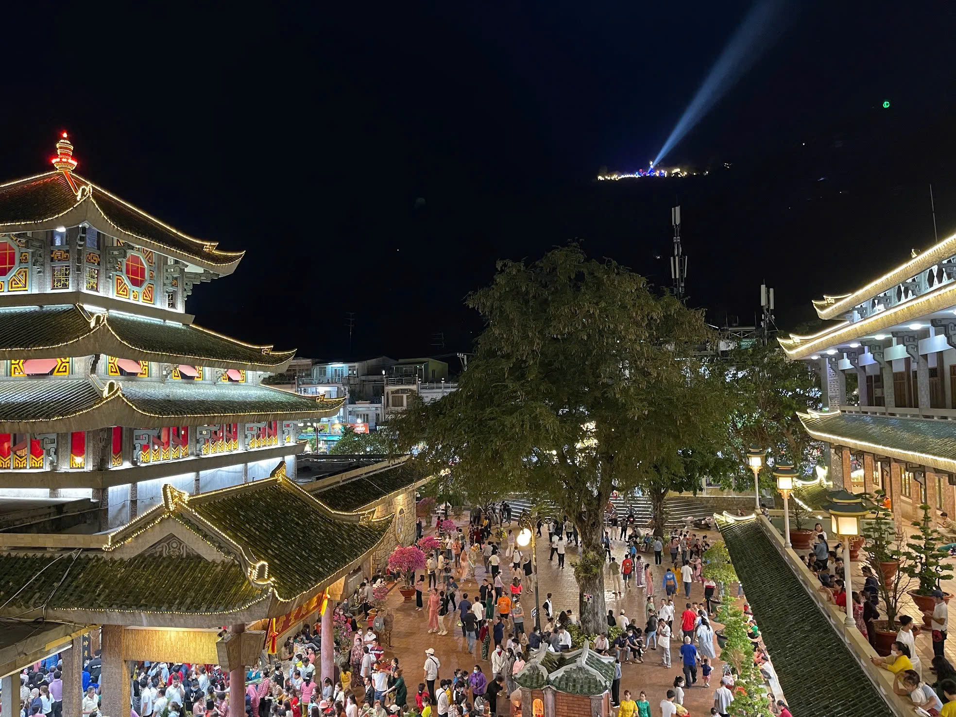 Bảng Giá Vé Tham Quan Chùa Bà Châu Đốc Mới Nhất Năm 2026